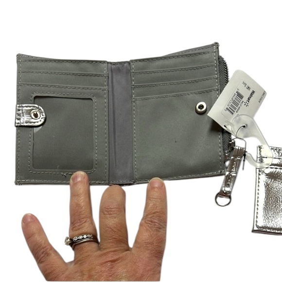 NWT Silver Crocodile-Embossed Women's WALLET - Picture 5 of 6